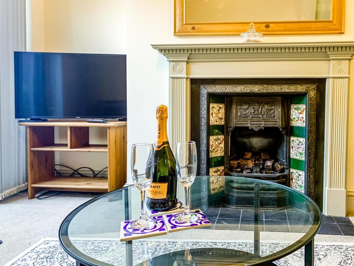 The Vines - Stunning Period Home With Free Parking Йорк Экстерьер фото
